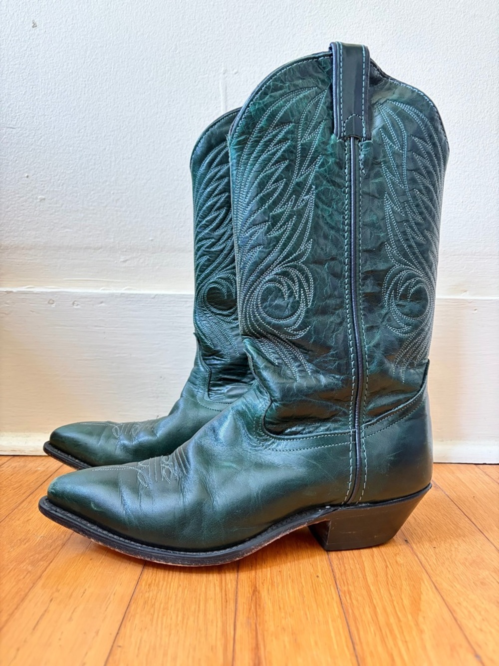 Cottagecore forest green Code West western cowgirl boots size 7